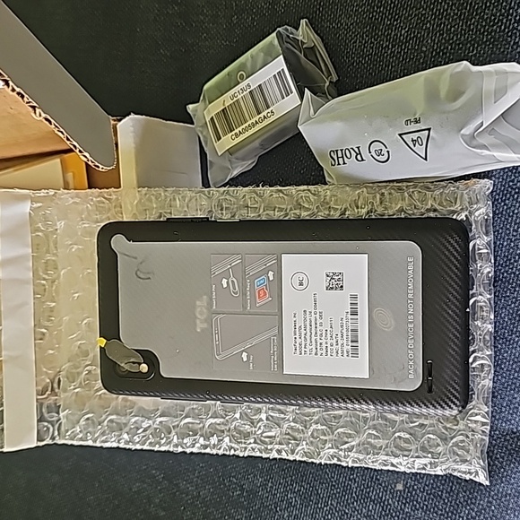 2 New Tcl wifi only phone - Picture 2 of 2